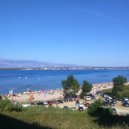 Ninske Vodice 公寓 *