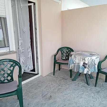 Ninske Vodice Apartman *